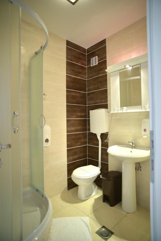 Hotel Lotos Depandans Ni Exterior foto